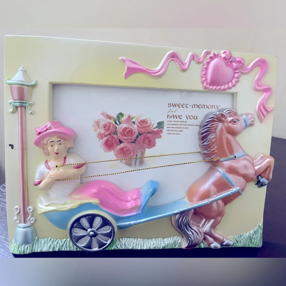 Multiple accessories for little princess, clips, purse,bands, bags & photo frame - Picture 6 of 12